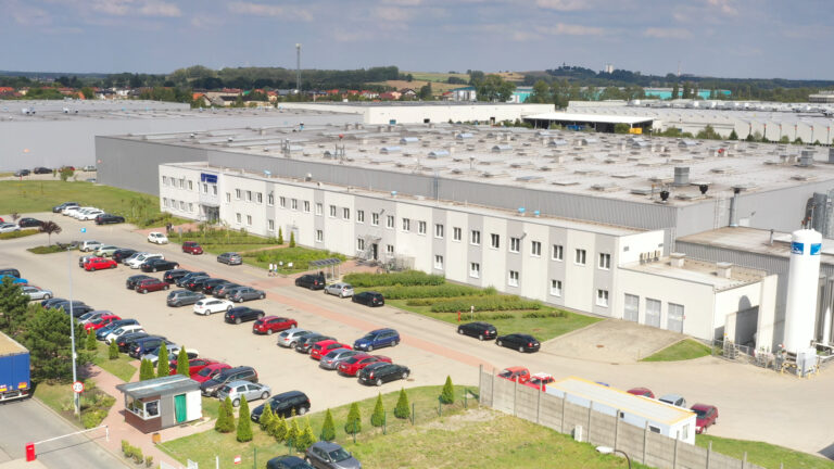 Zhejiang Vice Governor Lu Shan Visits Sanhua Poland Facility